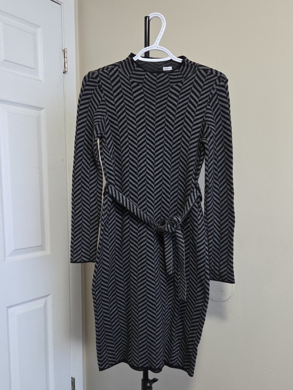 Tahari Black and Gray Chevron Long Sleeve  Dress